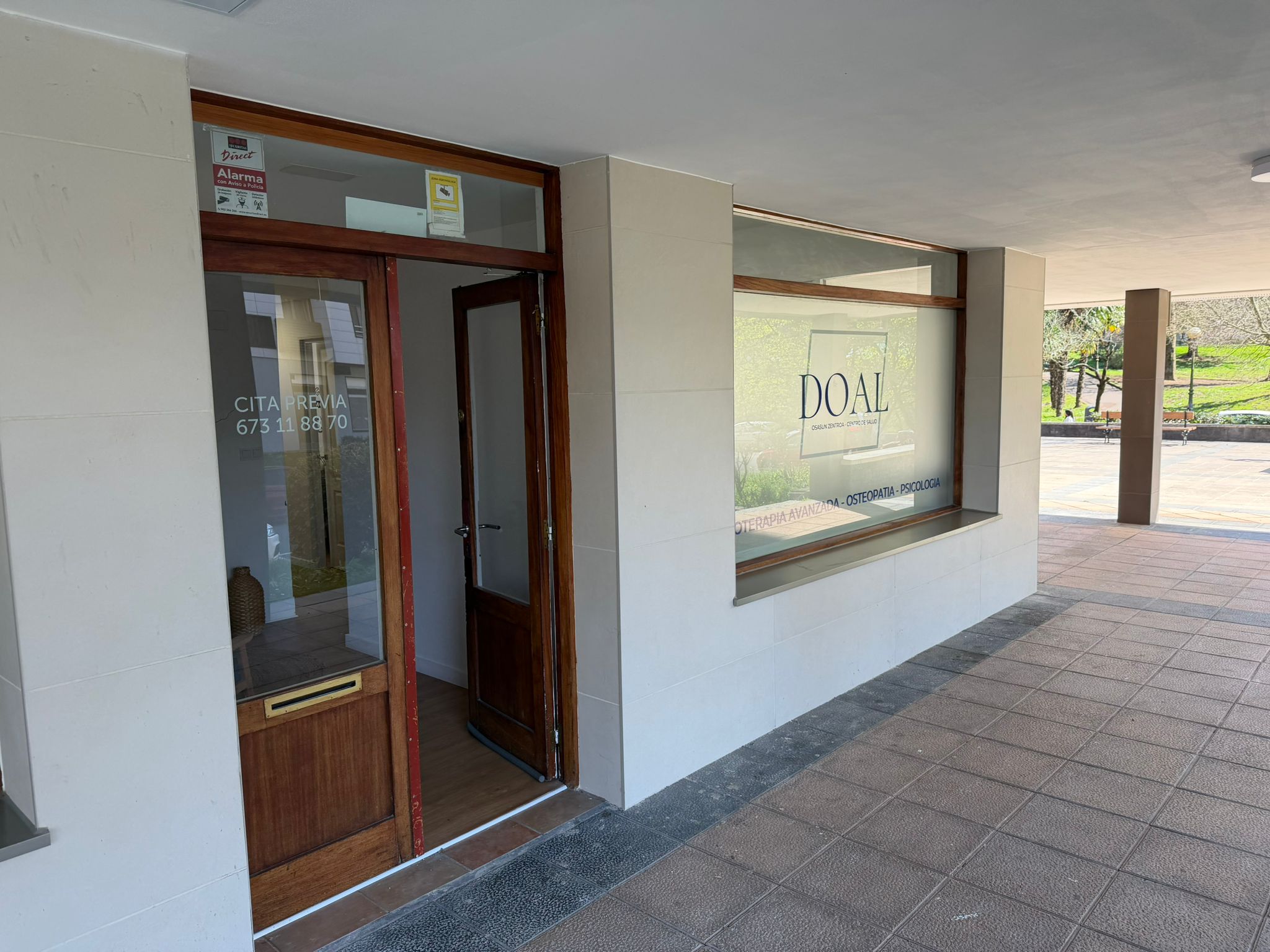 Entrada del centro Doal Salud en Lasarte-Oria